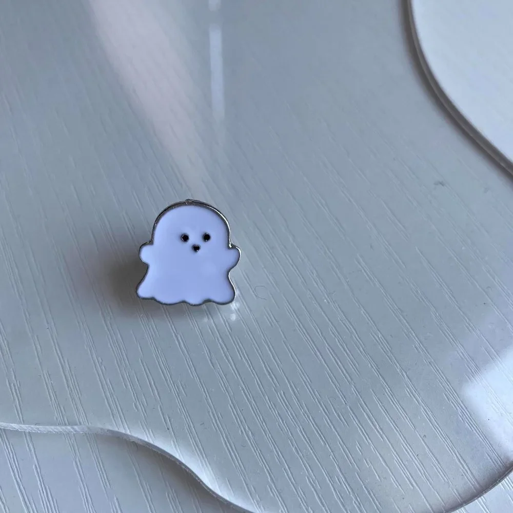 Cute Ghost Boo Pin - Picture 1 of 4